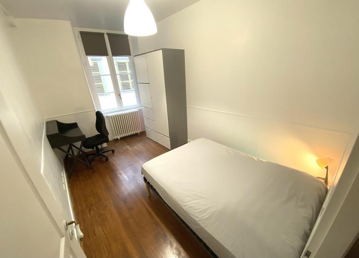 Floydroom'S Pau Chambre Hotes Dans Appartement Partage Proche Chateau Zewnętrze zdjęcie