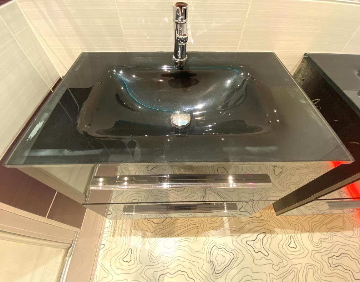 Floydroom'S Pau Chambre Hotes Dans Appartement Partage Proche Chateau Zewnętrze zdjęcie